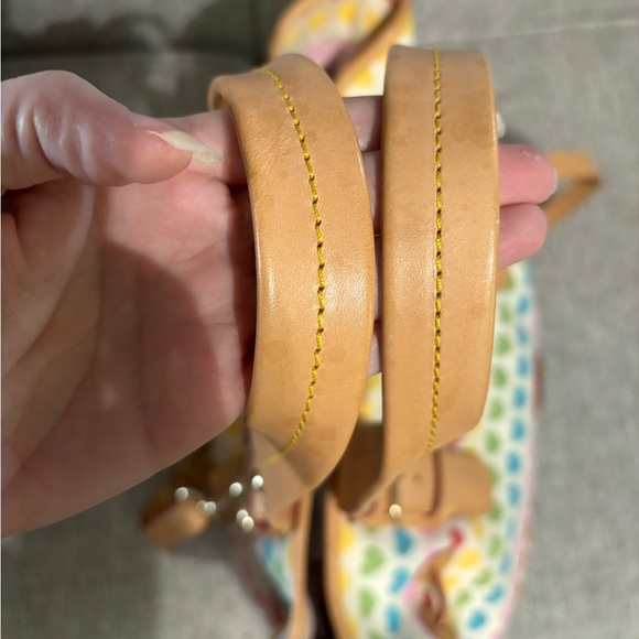 Dooney & Bourke rainbow heart medium chiara bag rare y2k - Picture 8 of 9